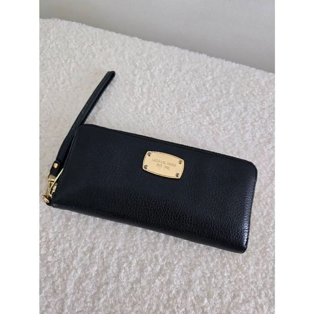 Michael Kors Jet Set Womens Black Pebbled Leather Solid Formal Zip Around Wallet